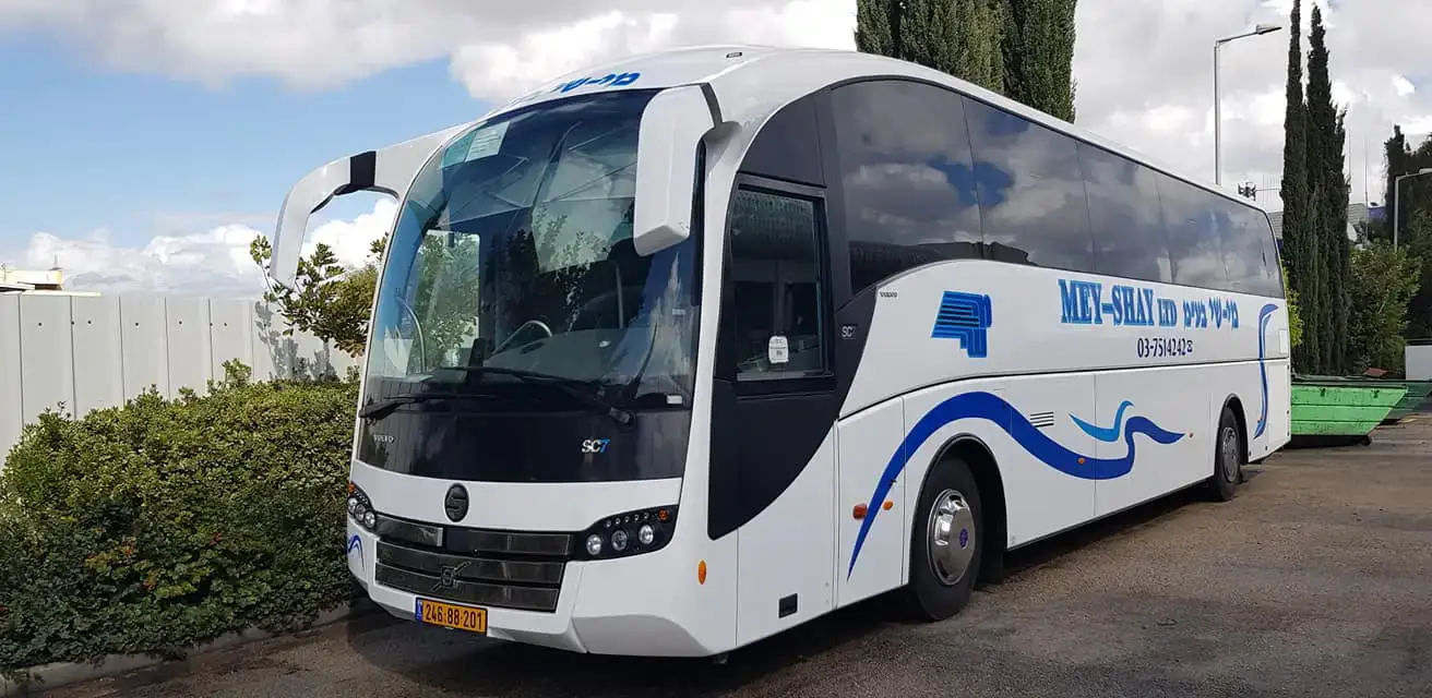 אוטובוס תיירותי מפואר של מי שי הסעות – הסעות מאורגנות
